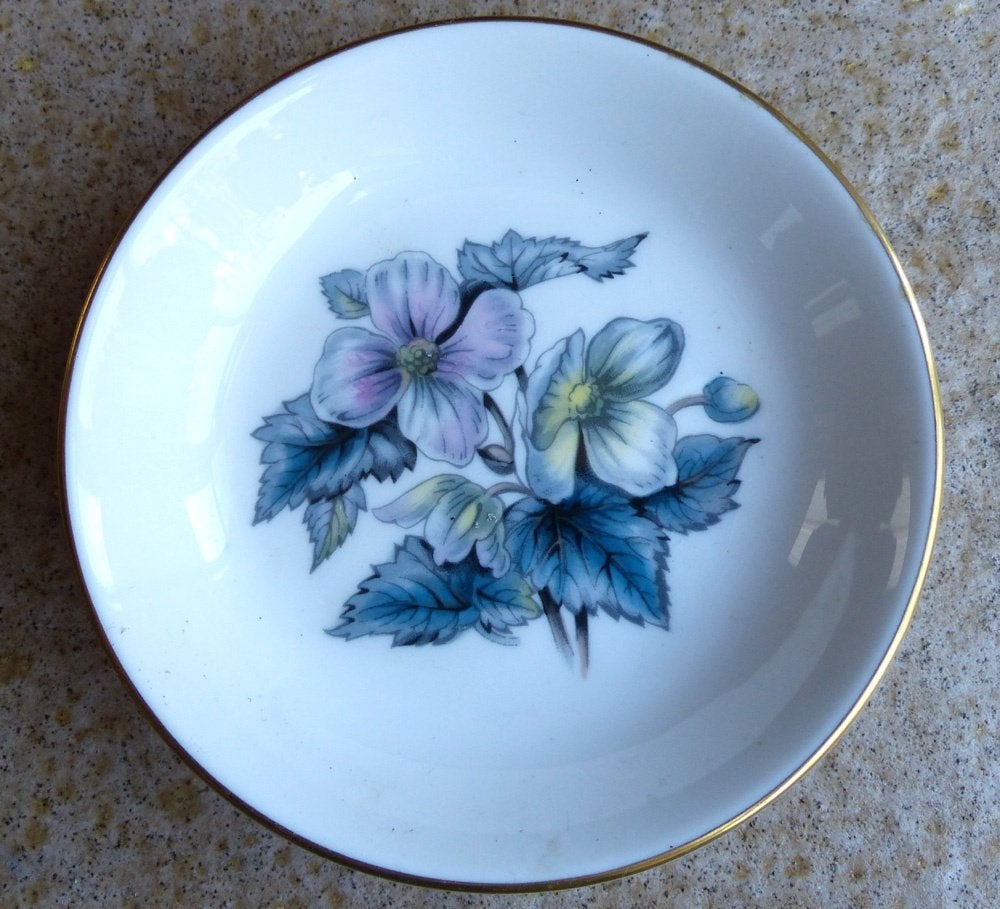 Royal Worcester schaaltje porselein, Gebruikt, Ophalen of Verzenden, Schaal of Schalen, Overige stijlen