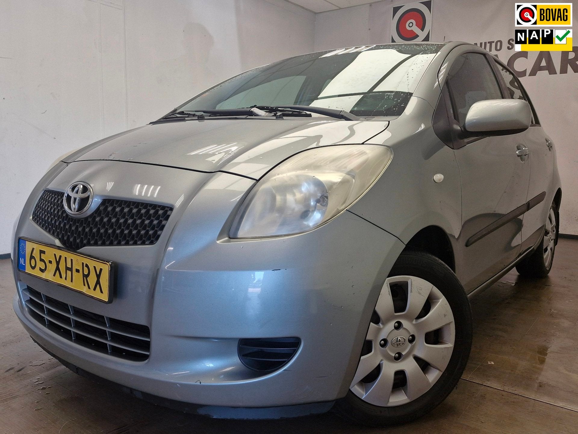 Toyota Yaris 1.3 VVTi Sol MMT AUTOMAAT ! NIEUWE APK !, Auto's, Toyota, 750 kg, 4 cilinders, Origineel Nederlands, Bedrijf