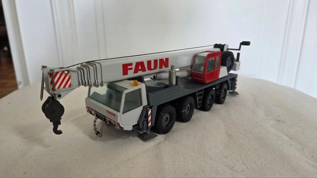 Conrad 1:50 Faun RTF60-4 hijskraan kraanwagen model 2084, Hobby en Vrije tijd, Modelauto's | 1:50, Ophalen of Verzenden, Gebruikt