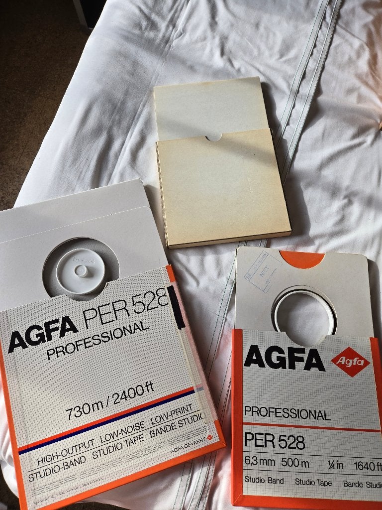 3 lege dozen  bandrecorder tape oa AGFA 528 klein + groot, Ophalen of Verzenden, Gebruikt