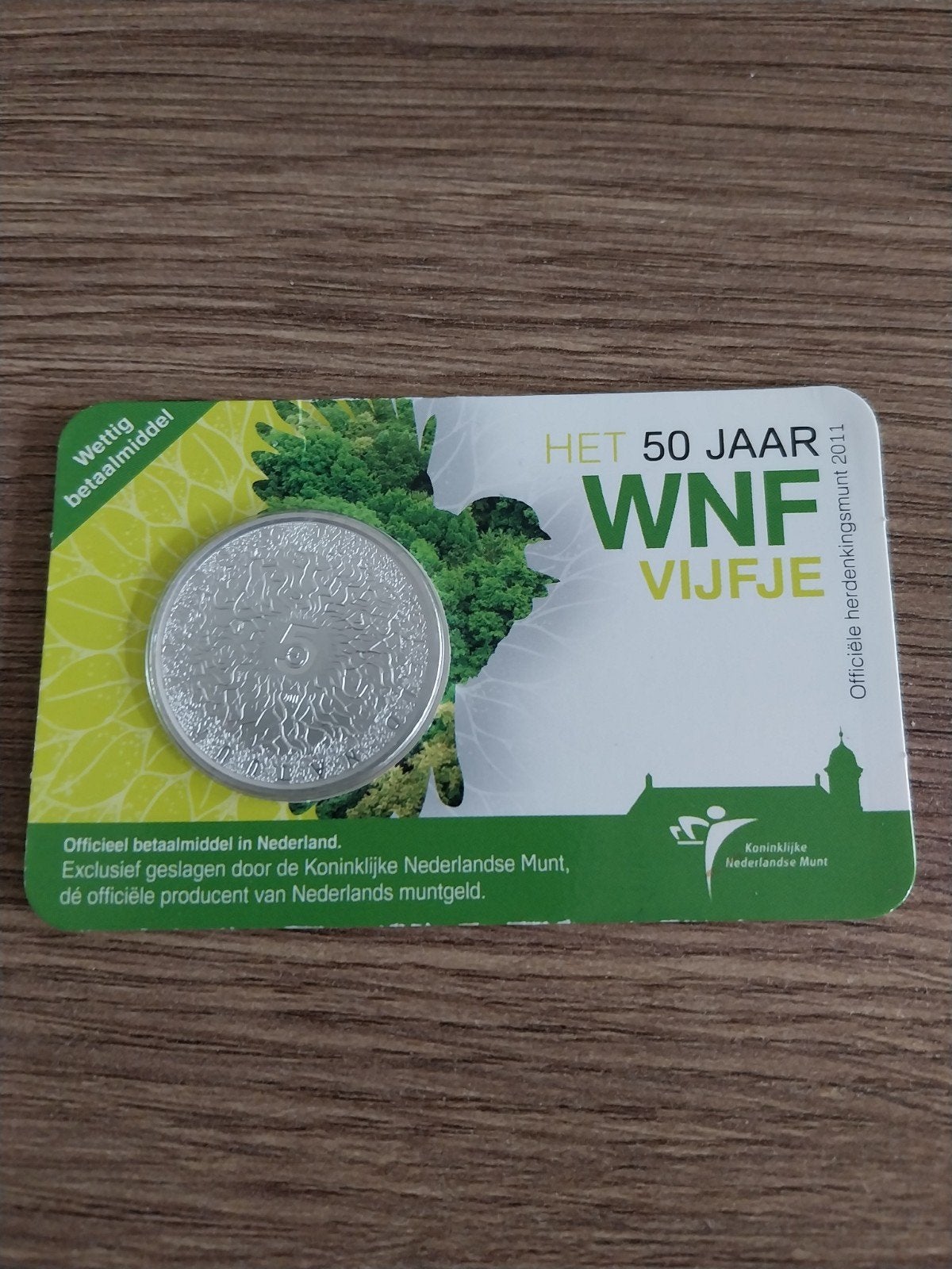 WNF Vijfje 2011 - OfficiÃ«le herdenkingsmunt, Postzegels en Munten, Munten | Nederland, Ophalen of Verzenden, Koningin Beatrix