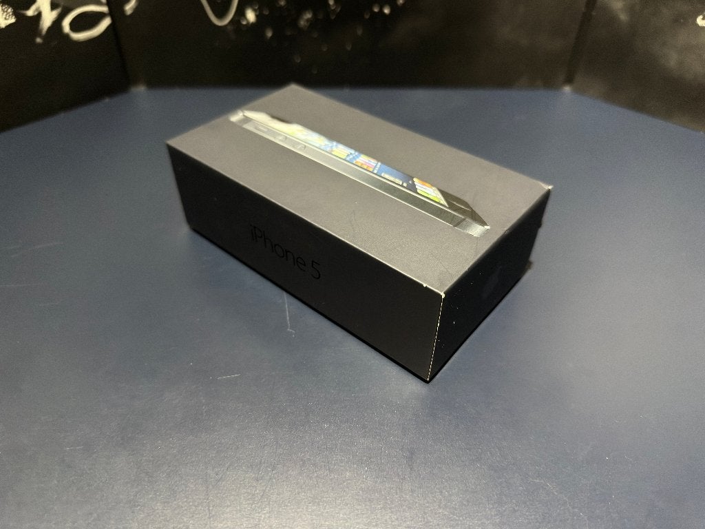 iPhone 5 met nieuwe batterij en scherm, Telecommunicatie, Mobiele telefoons | Apple iPhone, Gebruikt, IPhone 5, Zwart, Ophalen of Verzenden