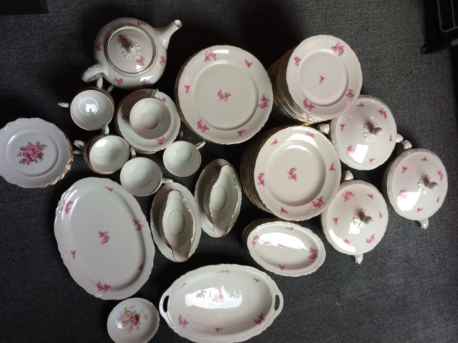 Vintage Bavaria servies met roze rozen en gouden rand, Ophalen