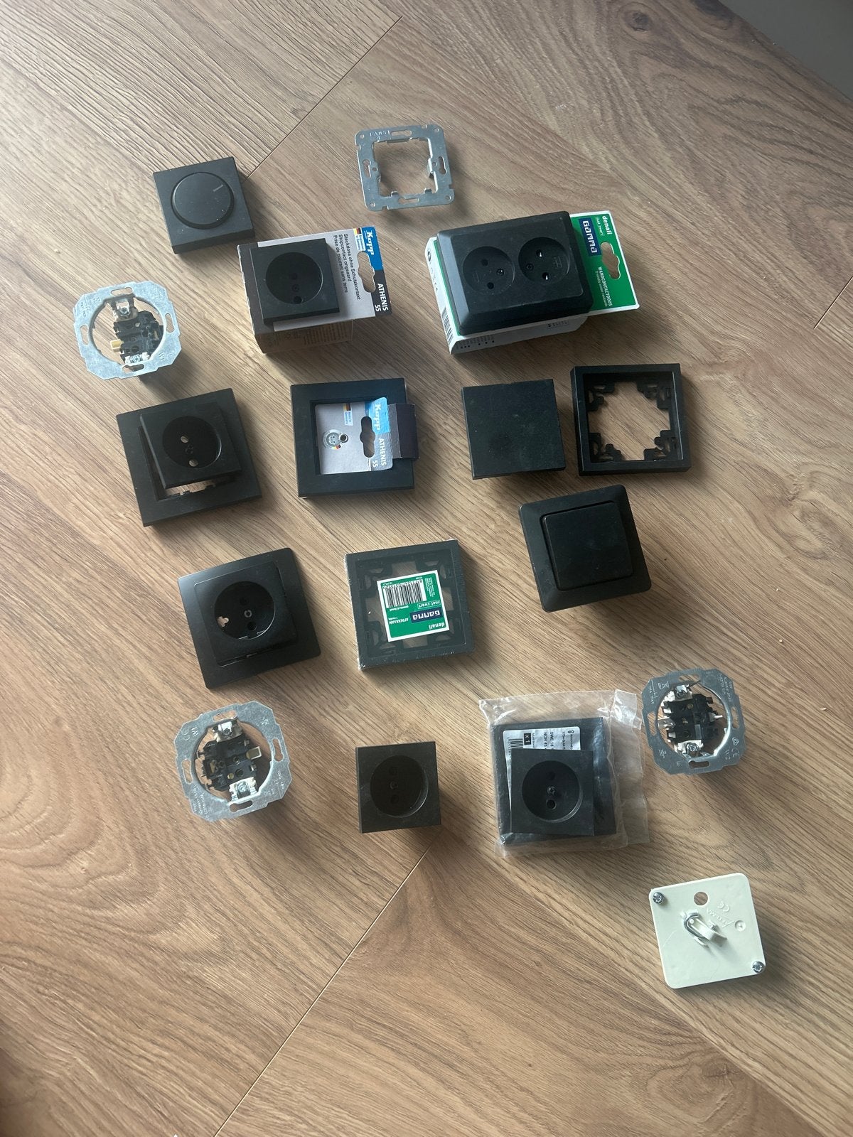 Diverse stopcontacten en schakelaars, nieuw en gebruikt, Ophalen of Verzenden, Zo goed als nieuw, Gamma, Stopcontact
