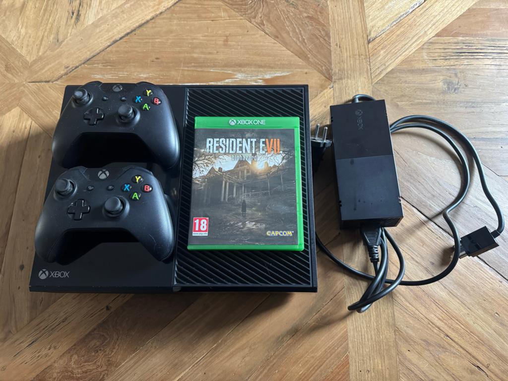 Xbox one 500GB, Met 2 controllers, Ophalen of Verzenden, 500 GB, Gebruikt