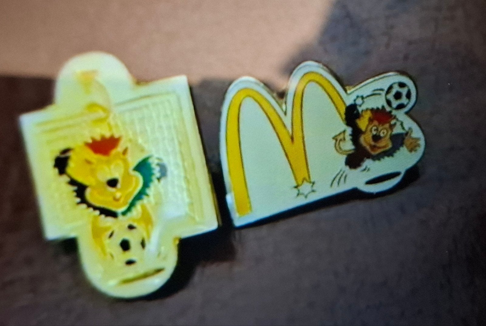 2 pins MC Donalds EK 2000, Ophalen of Verzenden, Nieuw, Sport, Speldje of Pin