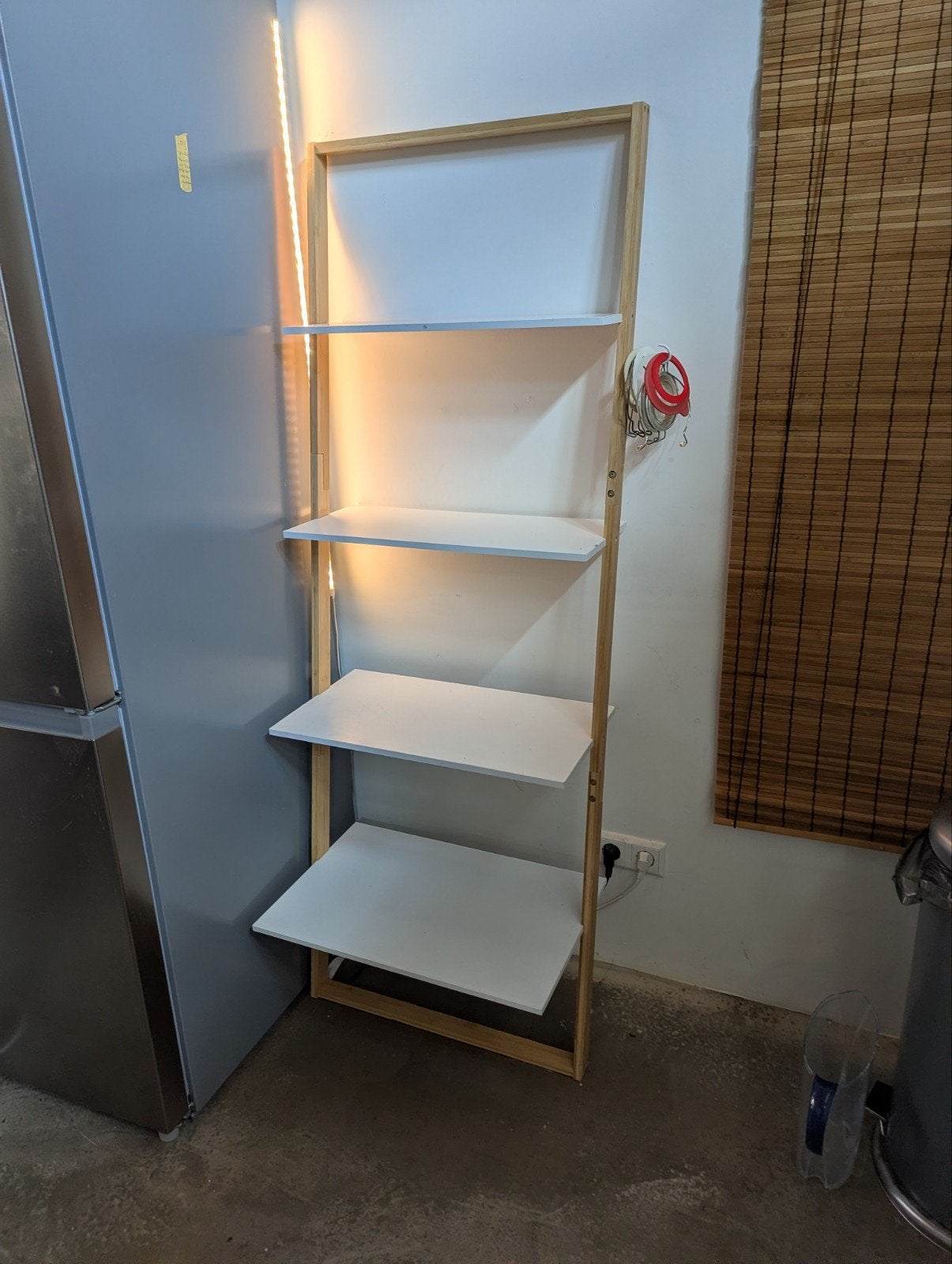 Shelf, Ophalen, Zo goed als nieuw