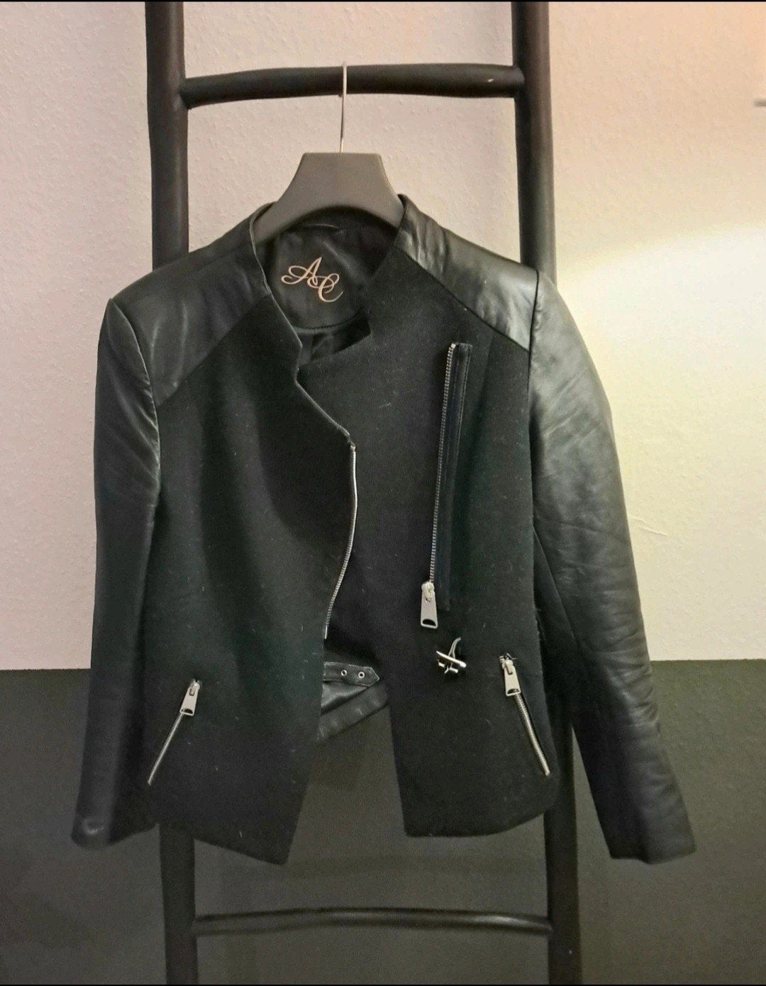 Arma Jasje mt S 🛍, Kleding | Dames, Jasjes, Kostuums en Pakken, Verzenden, Zwart, Arma, Jasje