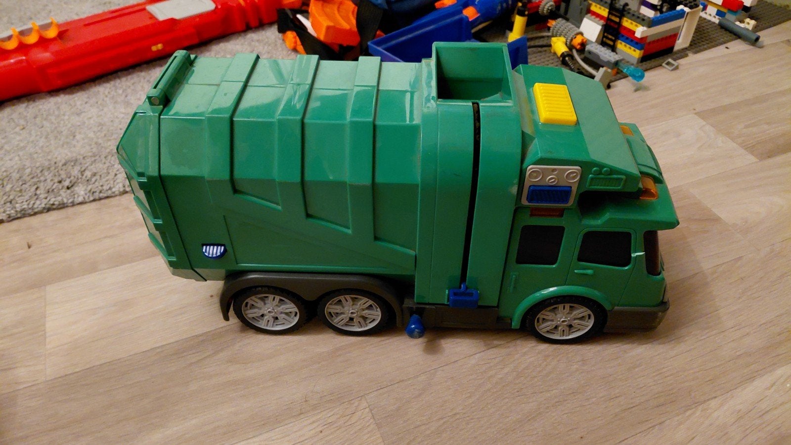 Groene speelgoed vuilniswagen, Ophalen, Gebruikt