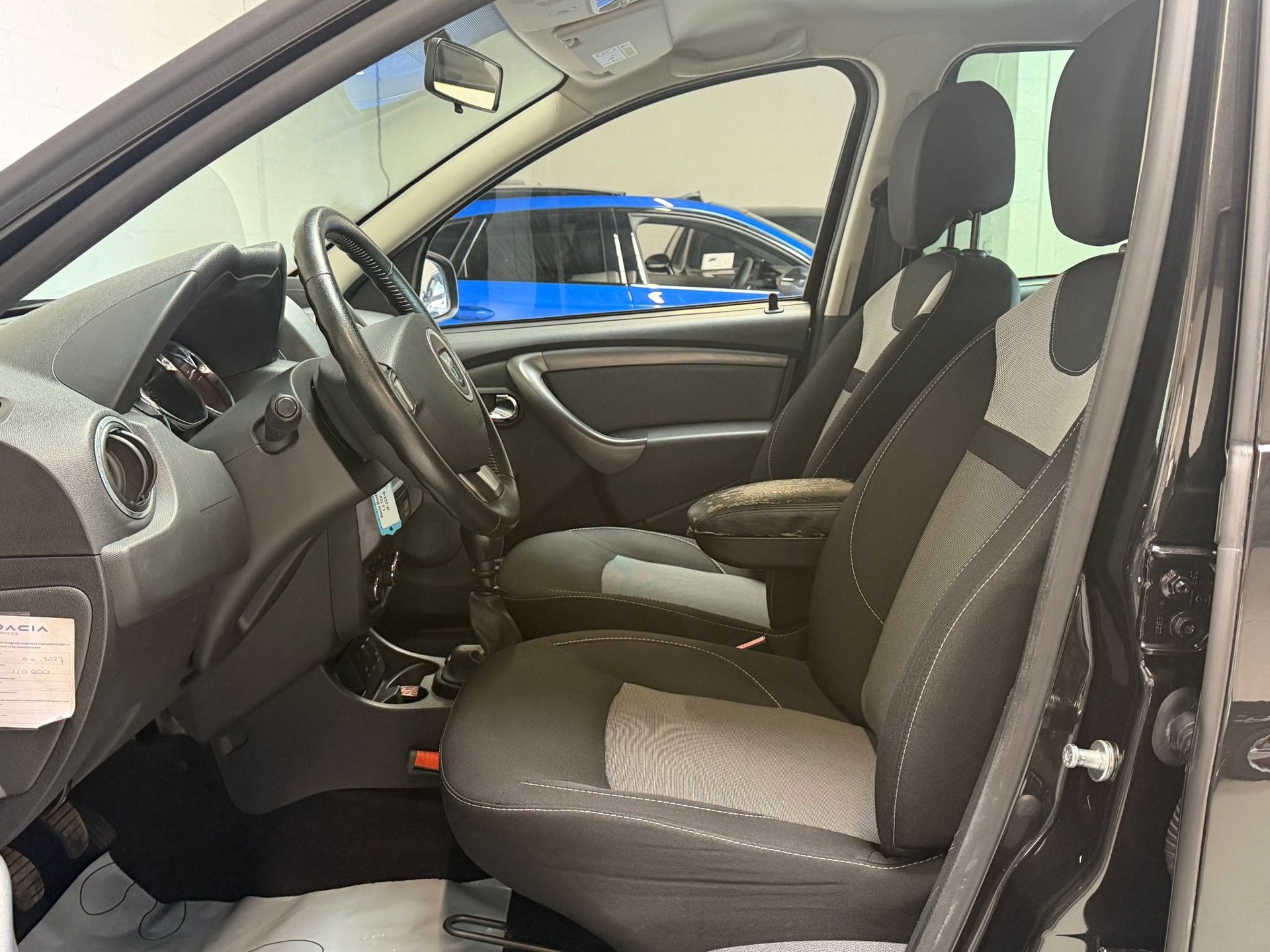 Dacia Duster 1.2 TCe 4x2 Lauréate - NAP - BLUETOOTH - LMV, Auto's, Voorwielaandrijving, Gebruikt, Euro 6, 4 cilinders