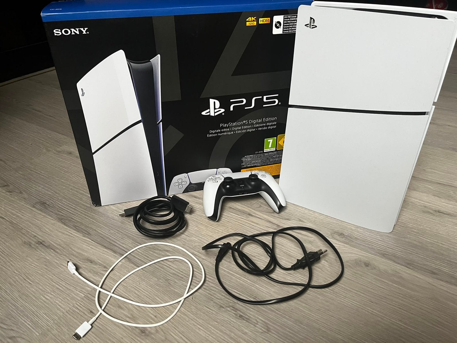 Sony PlayStation 5 slim Digital Edition - Zo goed als nieuw, Spelcomputers en Games, Games | Sony PlayStation 5, Online, Overige genres
