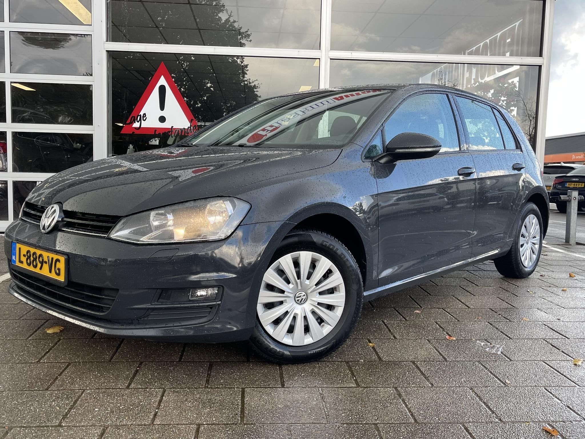 Volkswagen Golf 1.2 TSI Trendline /Airco/5 drs/Stoelverw/Par, Voorwielaandrijving, Euro 5, Gebruikt, Zwart