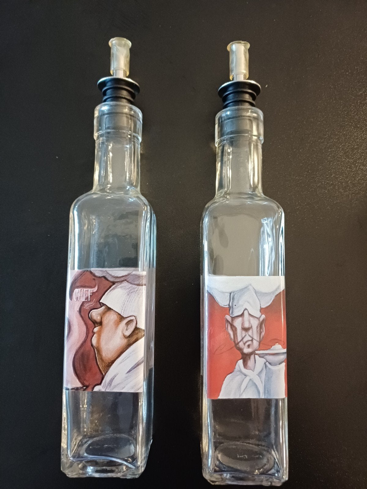 Olie- en azijnflessen met schenktuit, set van 2, Ophalen of Verzenden, Zo goed als nieuw, Meerkleurig, Glas