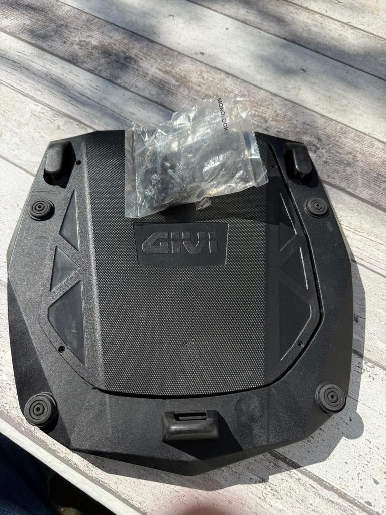 Topkofferrek givi triumph tiger 900, Ophalen of Verzenden, Zo goed als nieuw