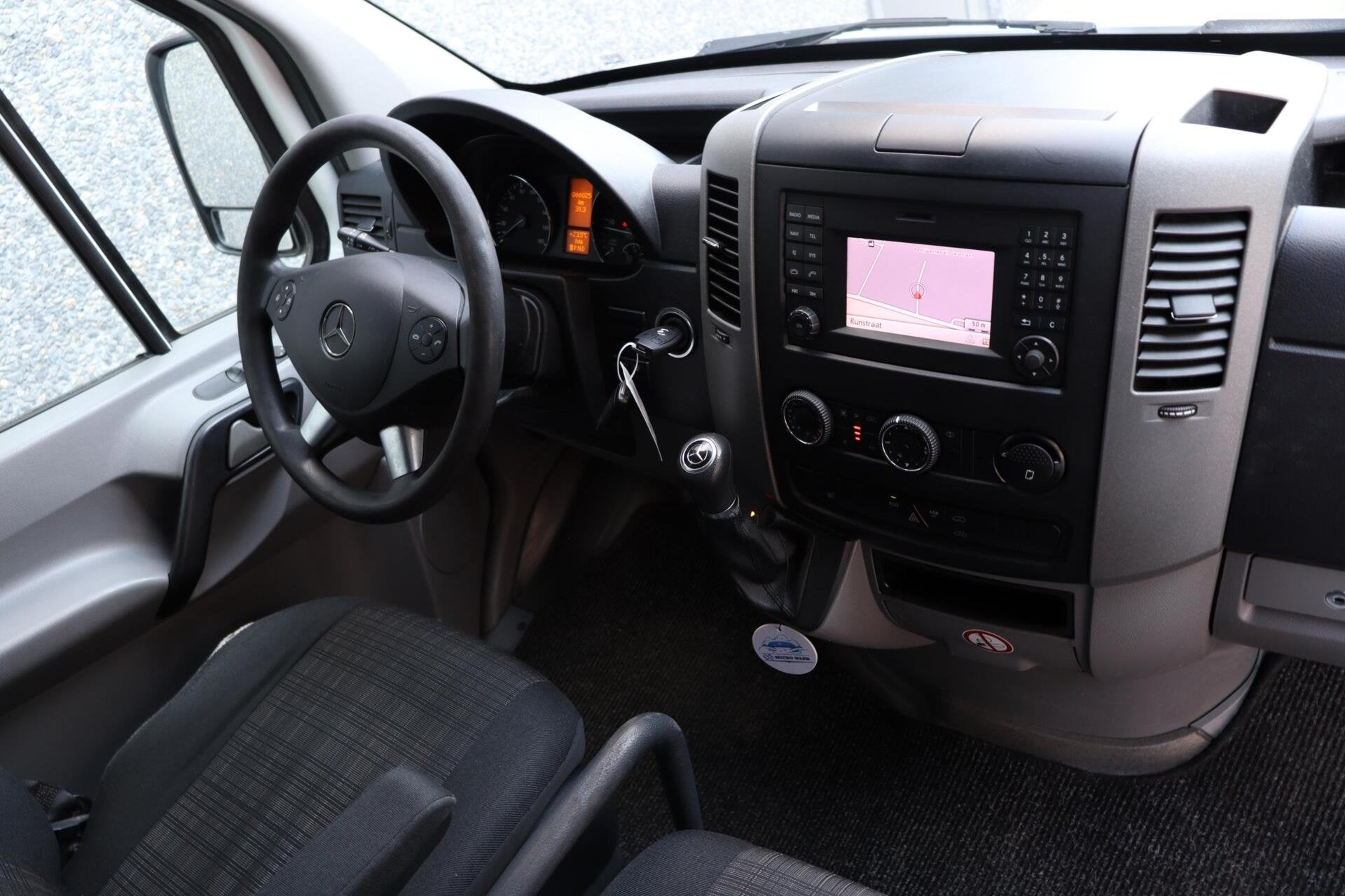 Mercedes Sprinter bestel 310 2.2 CDI L2H1 l AUTOMAAT l NAVI, Auto's, Bestelauto's, Automaat, Stof, Gebruikt, 2000 kg