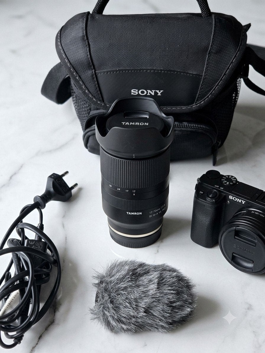Sony  ZV-E10 + Tamron 17-70mm f/2.8 + Kitlens + Acces, Ophalen of Verzenden, Zo goed als nieuw, Sony E-mount, Zoom