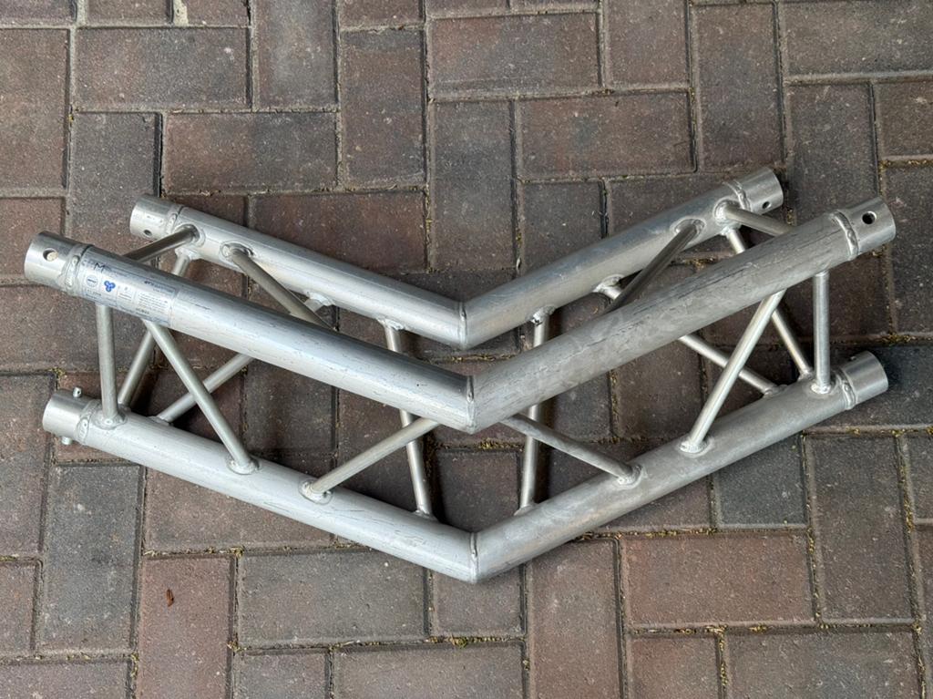 (6x) Milos ACB23 - PT30005 Driehoek Truss Hoek 135 Graden, Ophalen, Zo goed als nieuw, Licht