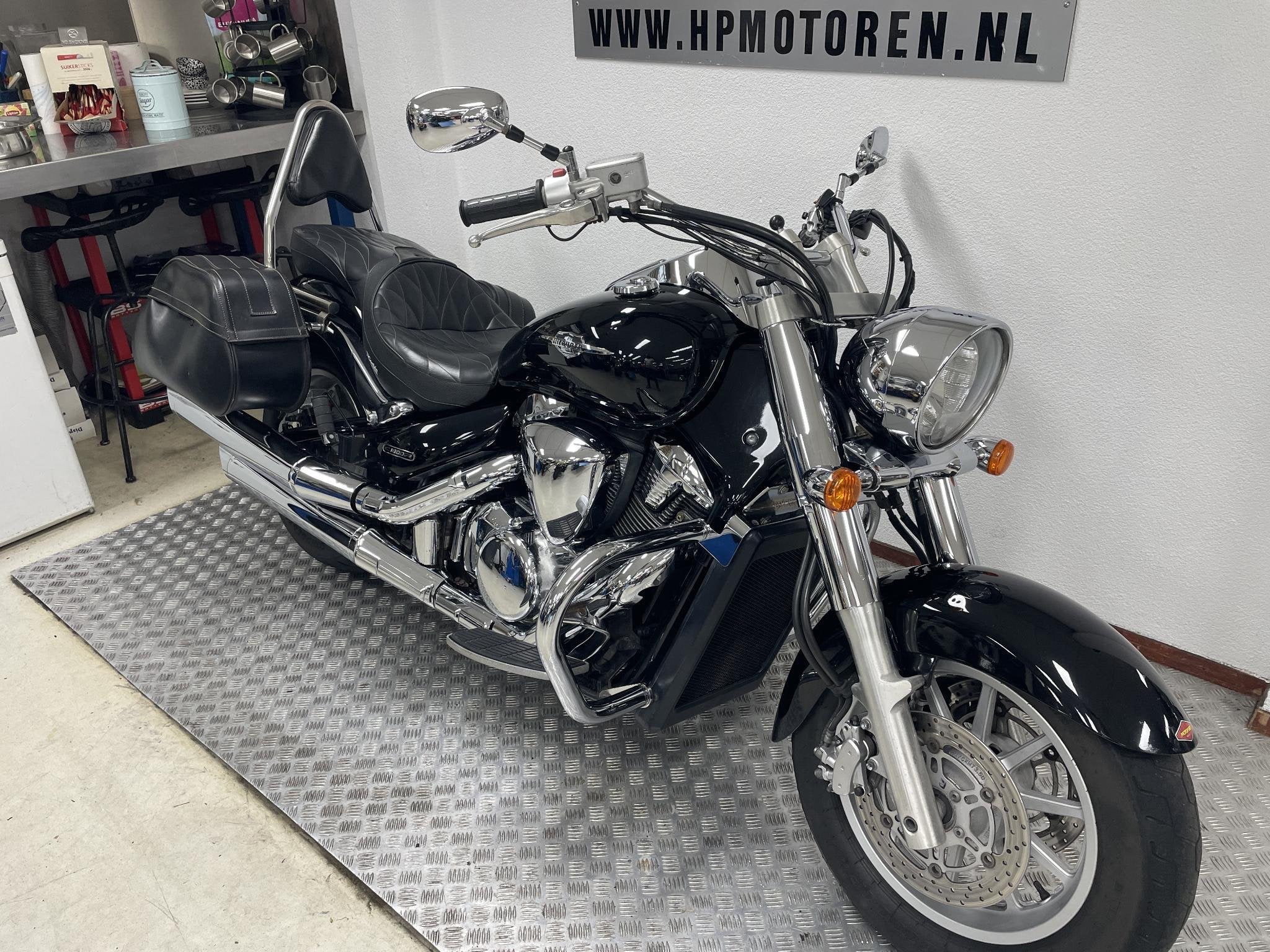 Suzuki C 1800 R VZR 1800 M INTRUDER BLACK BOVAGGARANTIE, Motoren, Motoren | Suzuki, Chopper, Bedrijf, Meer dan 35 kW, Lange Dreef 12
4131 NH  Vianen, NL