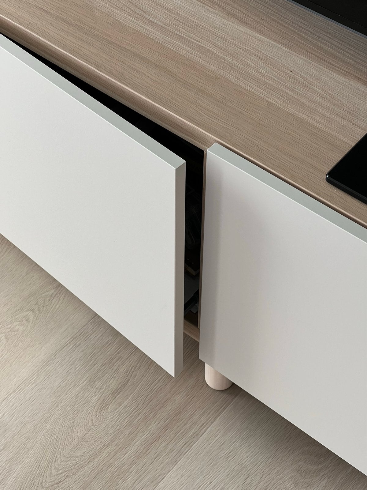 IKEA BESTÅ TV stand - Stijlvol TV-meubel met opbergruimte, Huis en Inrichting, Ophalen, 100 tot 150 cm, Zo goed als nieuw, 150 tot 200 cm