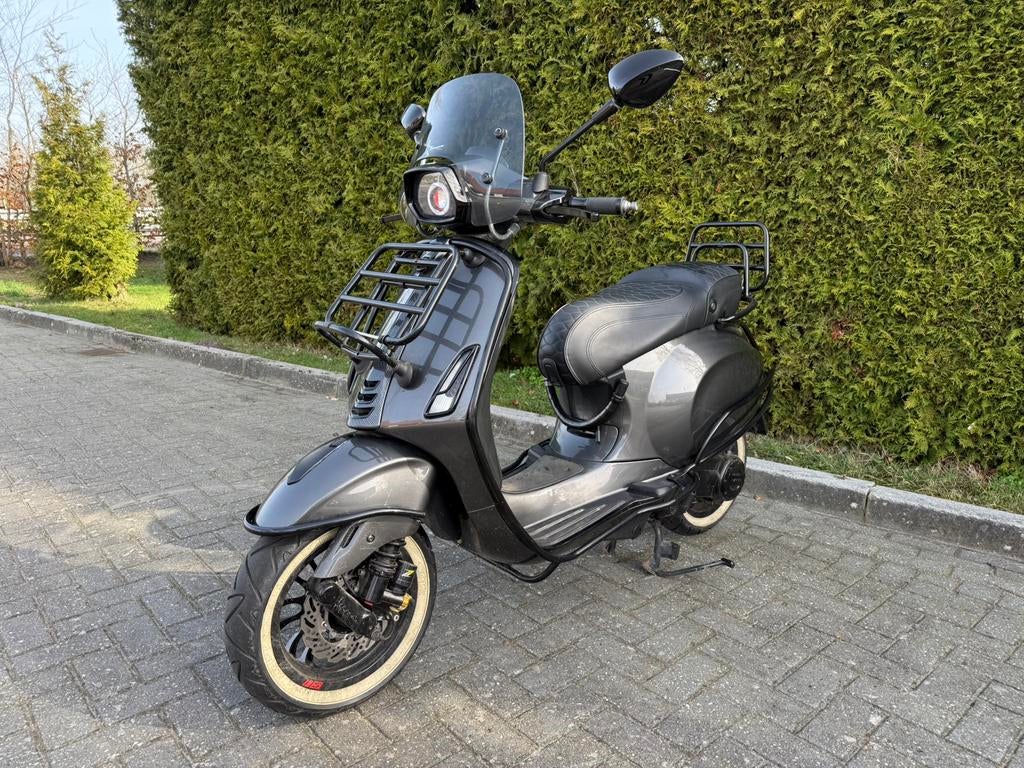 Vesa Sprint Dikste van nederland! Akraprovic enz., Vespa S, Ophalen of Verzenden, Zo goed als nieuw, Benzine