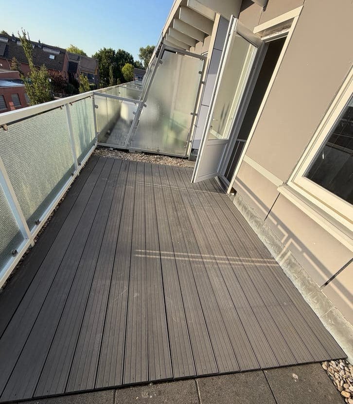 Composiet vlonderplanken en kleine kiezelstenen GRATIS, Ophalen, Gebruikt, Composiet