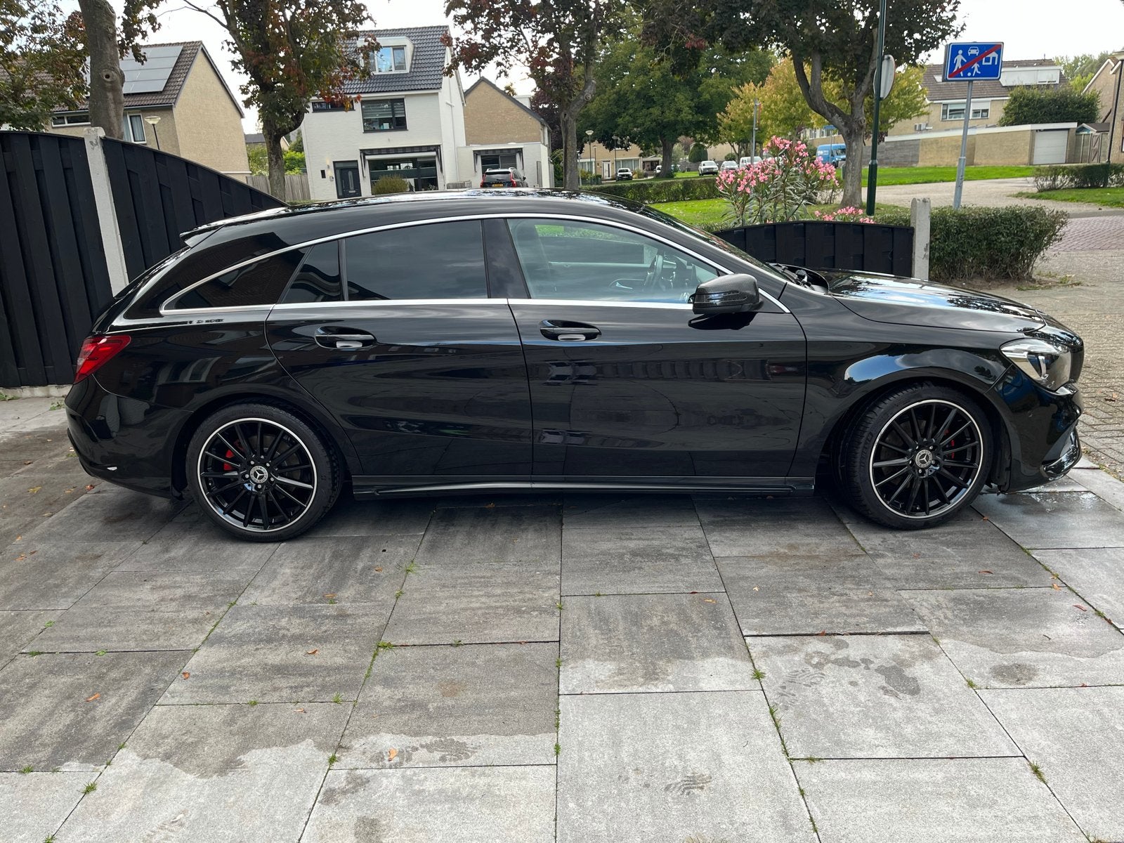 Mercedes-Benz CLA Shooting Brake, Voorwielaandrijving, Zwart, 4 cilinders, 715 kg