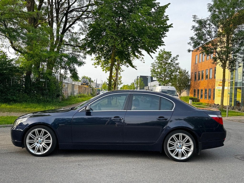 BMW 5-serie 523i Executive, Auto's, BMW, Automaat, Achterwielaandrijving, 2497 cc, Blauw