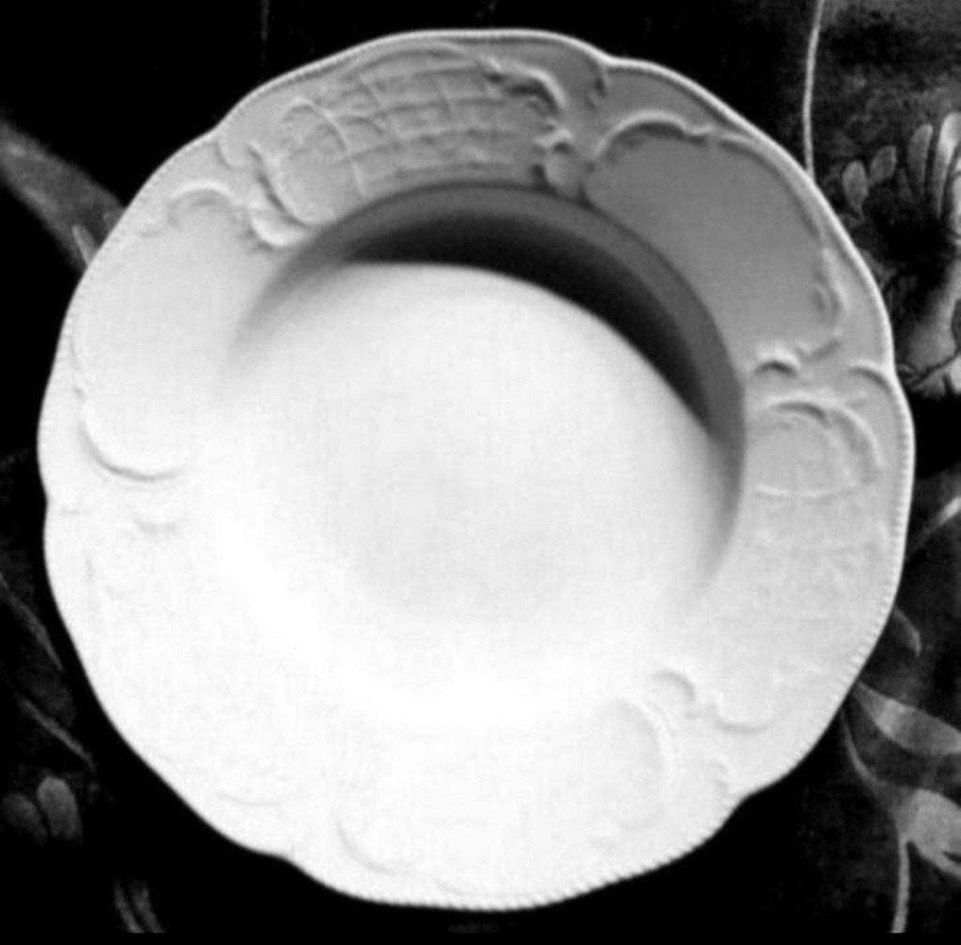 Rosenthal Germany witte relief borden, Ophalen of Verzenden