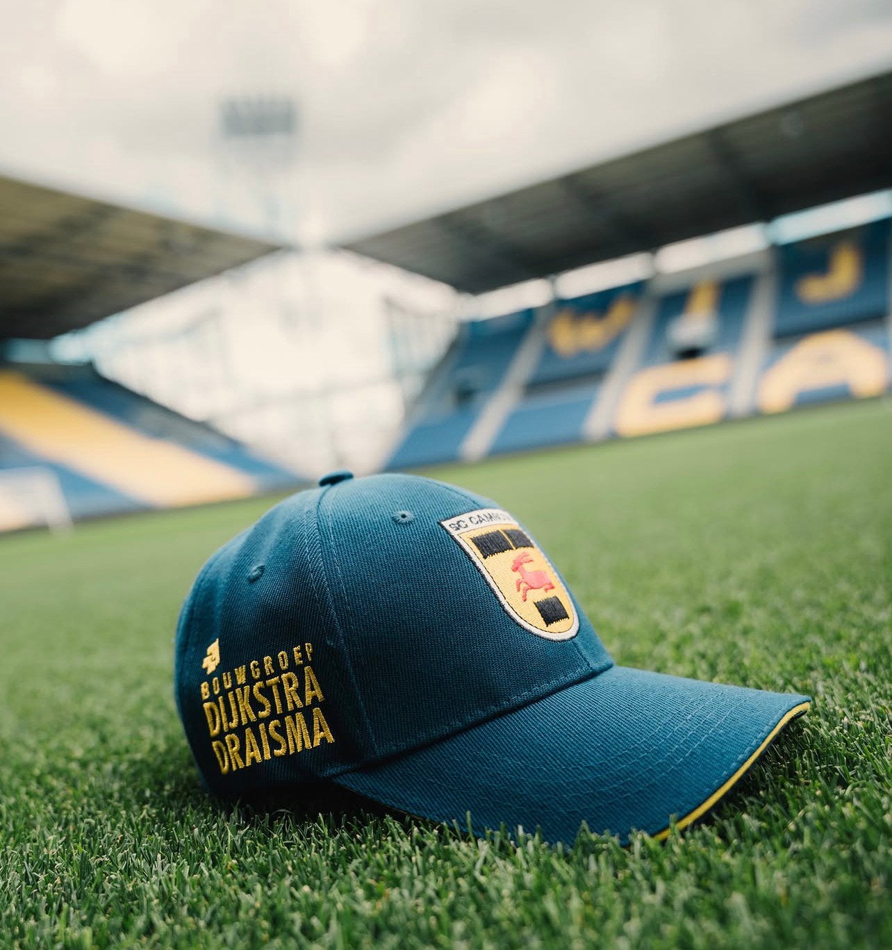 Gezocht de cambuur pet die gratis werd uitgedeeld camb exels, Ophalen of Verzenden, Zo goed als nieuw