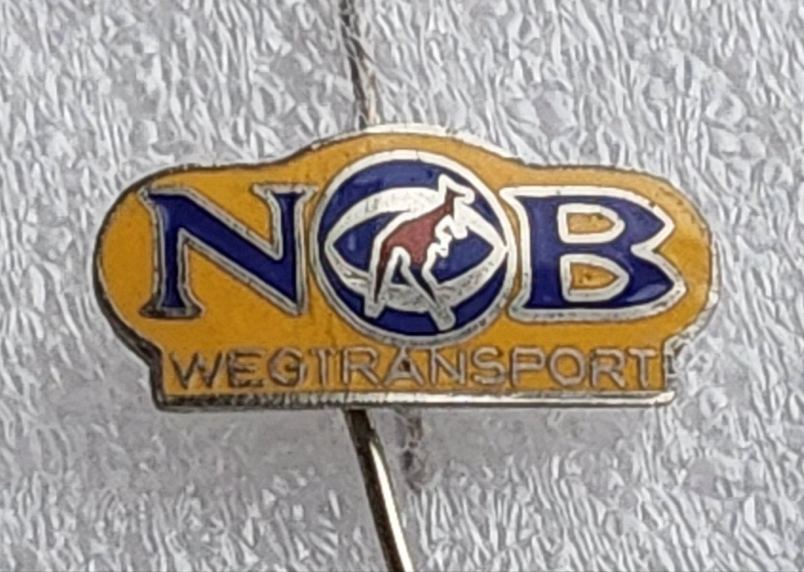 Emaille Speldje NOB Wegtransport - Vintage Collectible, Ophalen of Verzenden, Gebruikt, Overige onderwerpen, Speldje of Pin