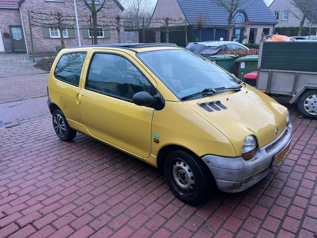 Renault 106 1996 Geel (Twingo, Benetton uitvoering), Auto's, 450 kg, Geel, Particulier, 830 kg