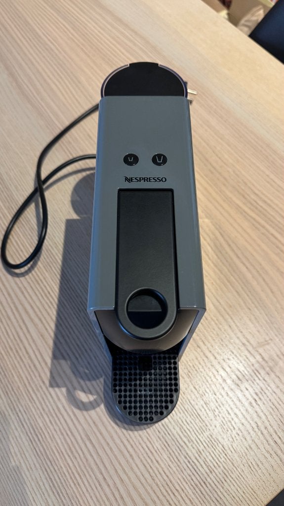 Nespresso Essenza Mini capsule coffee machine, Gebruikt, Koffiemachine, Ophalen of Verzenden, 2 tot 4 kopjes