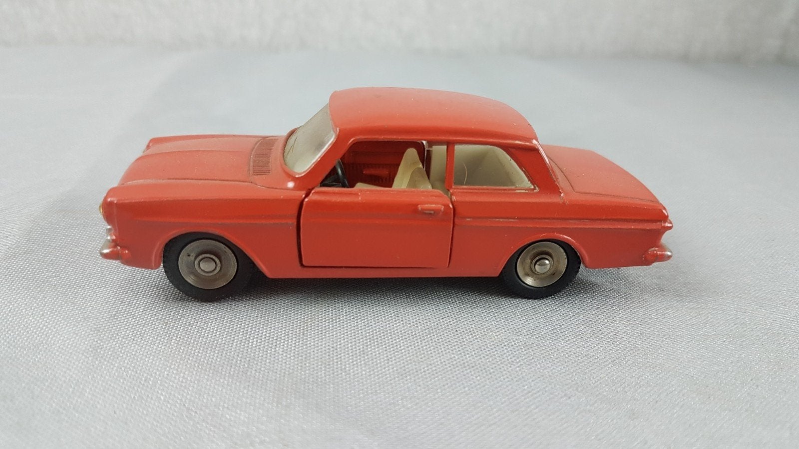 Dinky Toys Taunus 12M - Made in France Meccano, Ophalen of Verzenden, Gebruikt, Auto, Dinky Toys