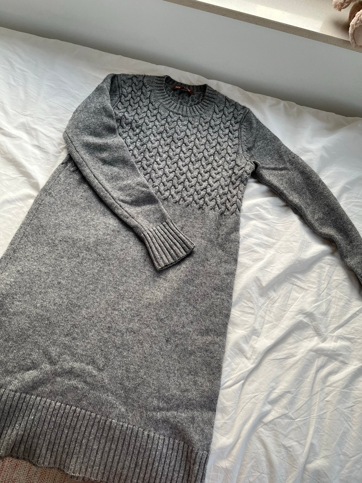 Warme grijze winterjurk van wol en kasjmier, maat XS, Kleding | Dames, Jurken, Ophalen of Verzenden, Gedragen, Maat 34 (XS) of kleiner