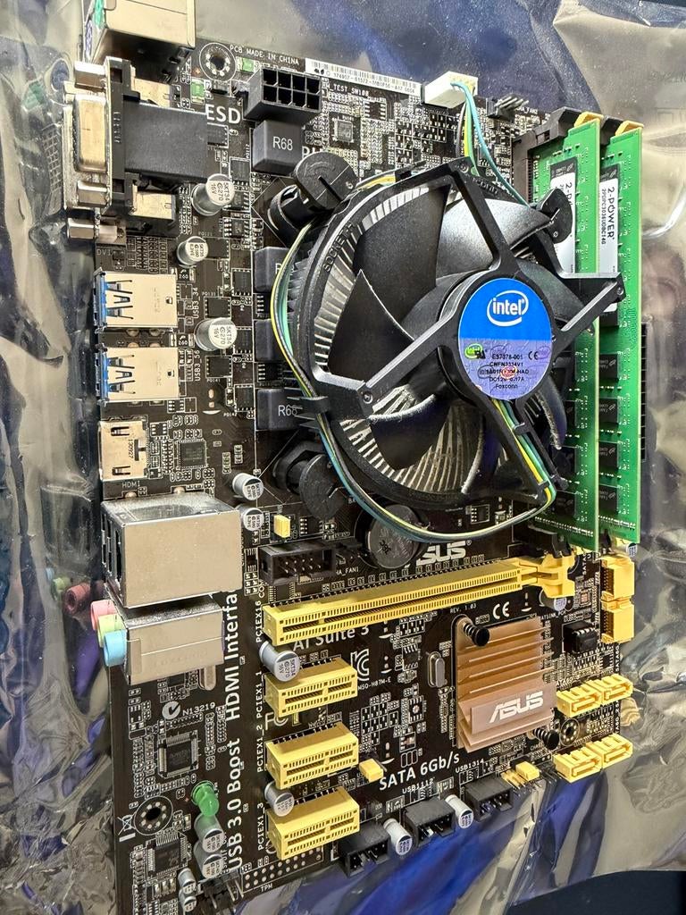 ASUS H87M-E upgrade set, Computers en Software, Moederborden, Ophalen of Verzenden, Gebruikt, Intel, DDR3