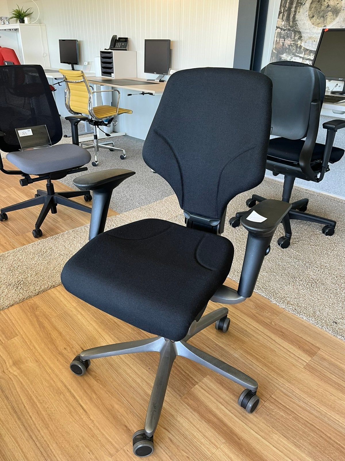 Giroflex 64 Bureaustoel refurbished met nieuwe stof, Geen, Zwart, Giroflex, Ophalen of Verzenden