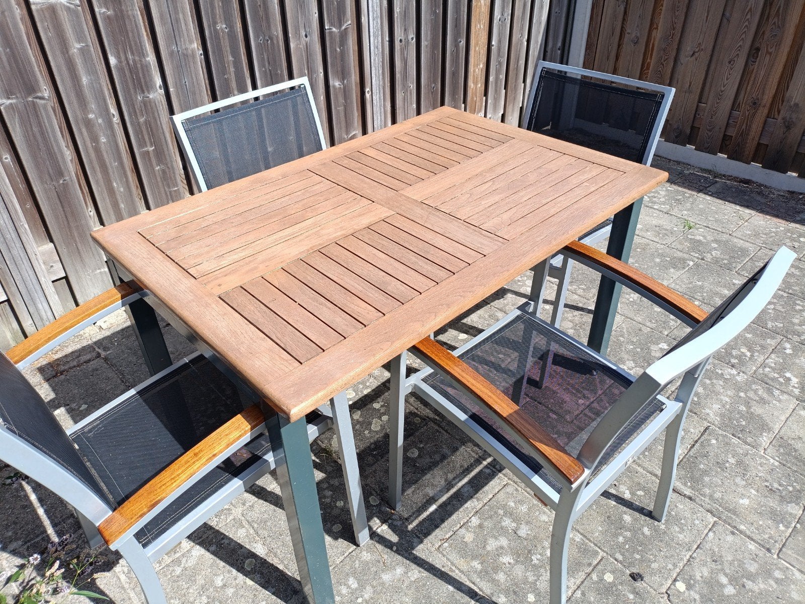 Tuinset met teakhouten tafel en 4 stoelen ( Satteliet), Tuin en Terras, Ophalen, 4 zitplaatsen, Gebruikt, Teakhout