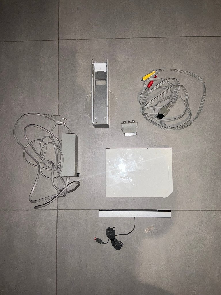 wii, Ophalen, Zo goed als nieuw, Zonder controller, Met games