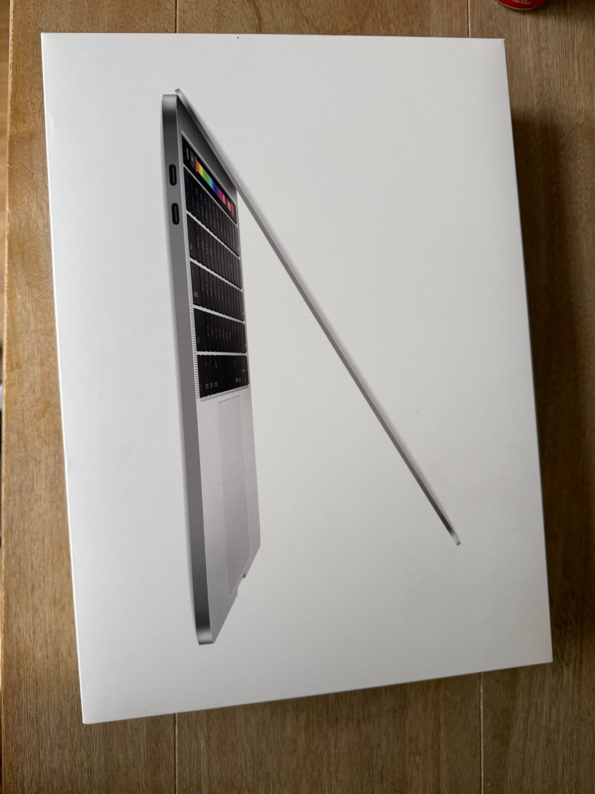 Foto 11 van MacBook Pro 13 inch 2019, in uitstekende staat + Apple mouse