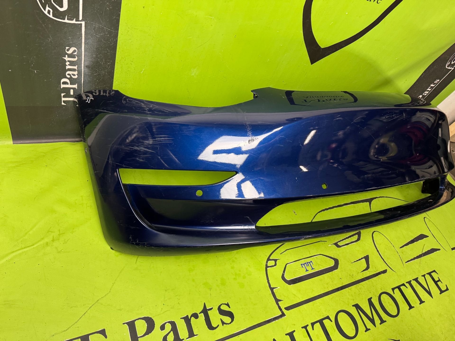 Foto 2 van tesla model 3 voorbumper bumper