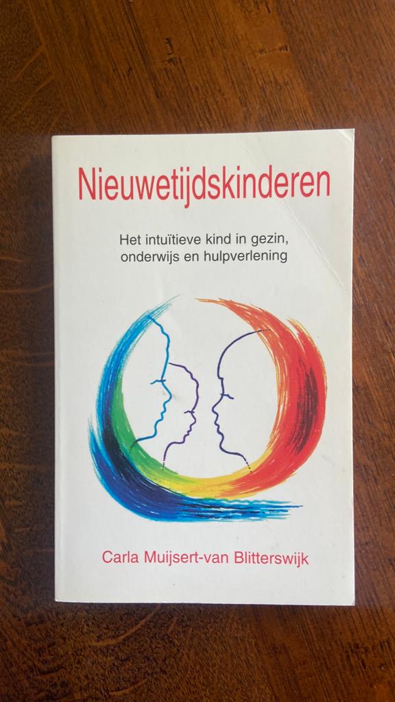 Carla Muijsert-van Blitterswijk - Nieuwetijdskinderen, Achtergrond en Informatie, Astrologie, Ophalen of Verzenden, Zo goed als nieuw