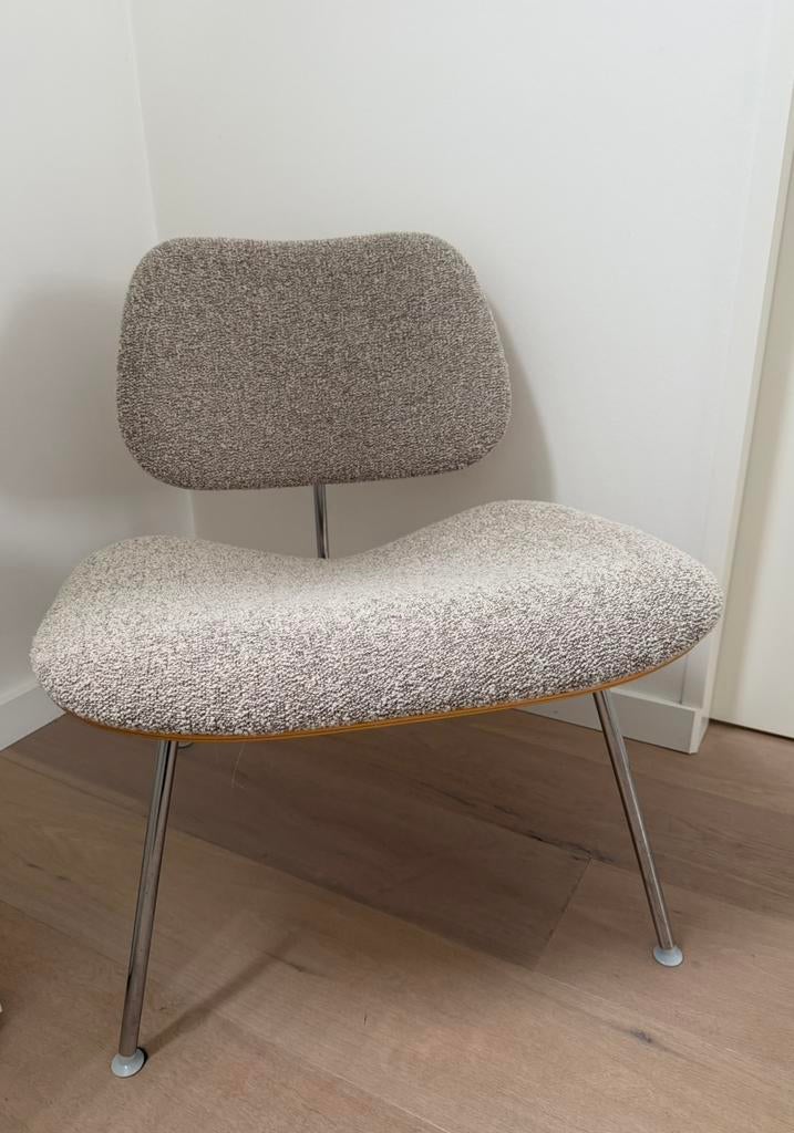 Eames lcm, Ophalen, Zo goed als nieuw, 50 tot 75 cm