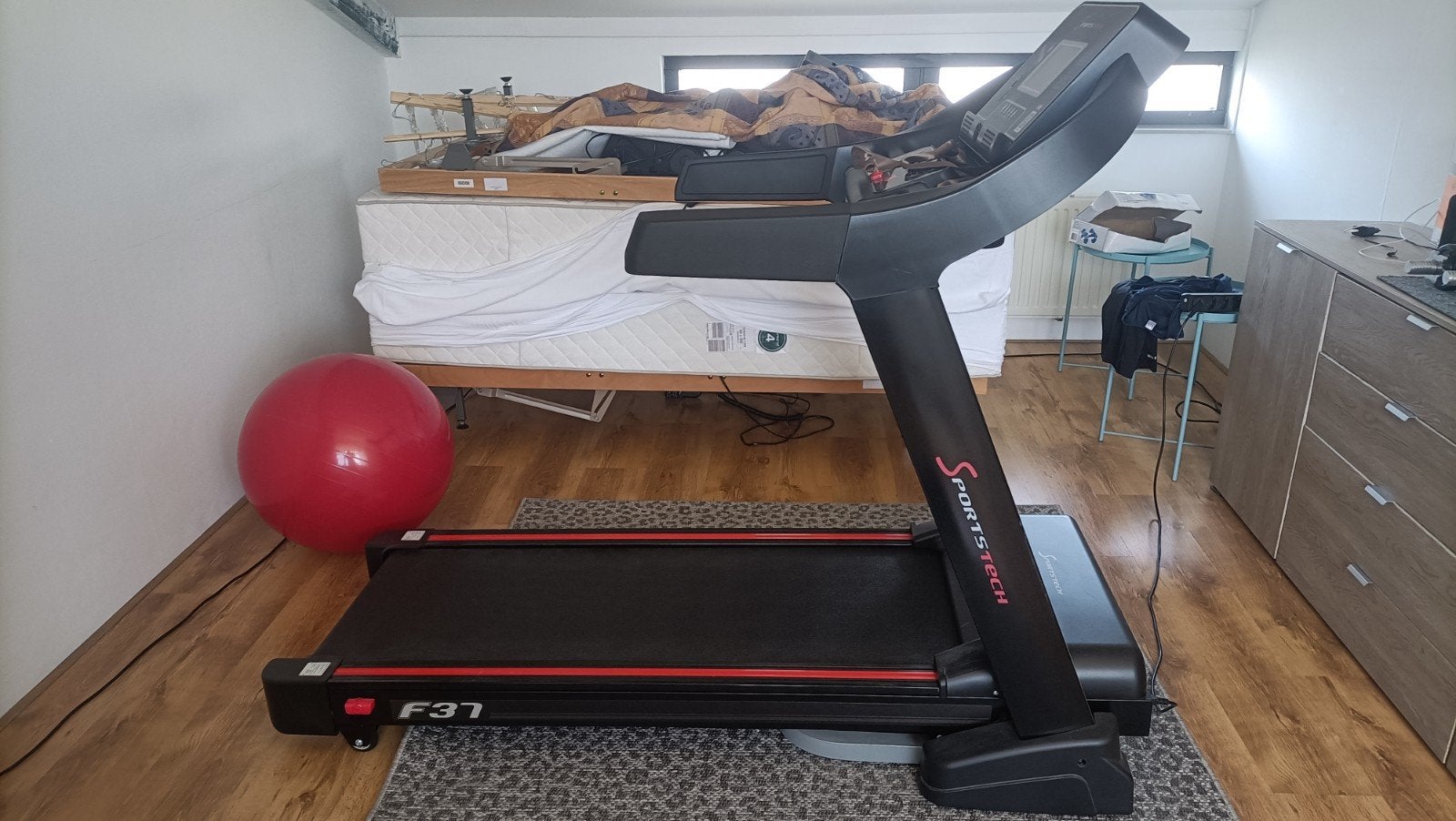 SportsTech F37 Loopband - Zo goed als nieuw, Sport en Fitness, Fitnessapparatuur, Ophalen, Zo goed als nieuw, Metaal, Loopband