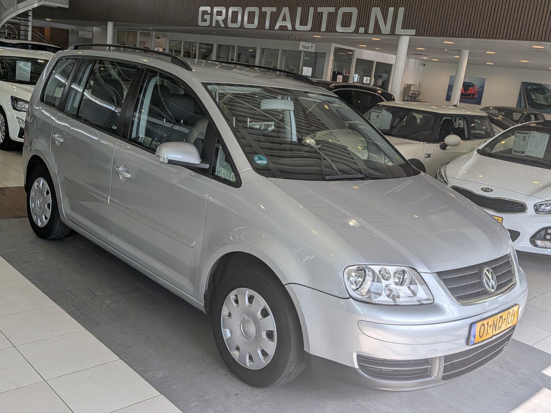 Volkswagen Touran 1.6-16V FSI Trendline Trekhaak, Cruise Con, Auto's, Stof, Gebruikt, 4 cilinders, Origineel Nederlands