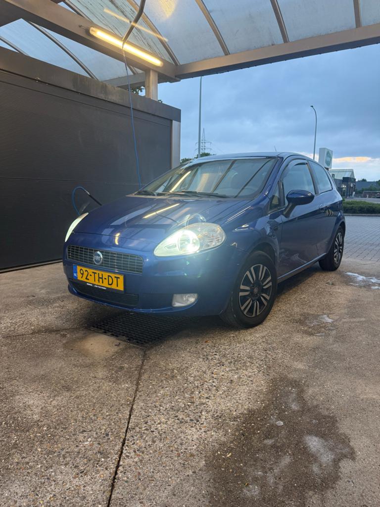 Fiat Punto,carplay,achteruit camera,147k gelopen, Voorwielaandrijving, 40 €/maand, 4 cilinders, Origineel Nederlands