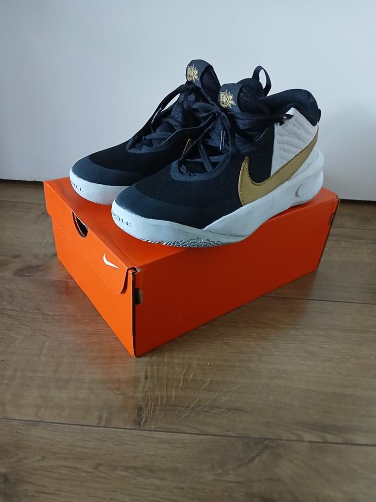 Nike perfomance hustle maat 40 zo goed als nieuw orginele, Kinderen en Baby's, Kinderkleding | Schoenen en Sokken, Sportschoenen