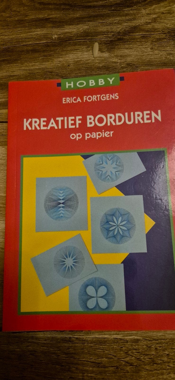 Kreatief Borduren op Papier - Hobbyboek Erica Fortgens, Hobby en Vrije tijd, Ophalen of Verzenden, Gebruikt, Handborduren, Overige typen