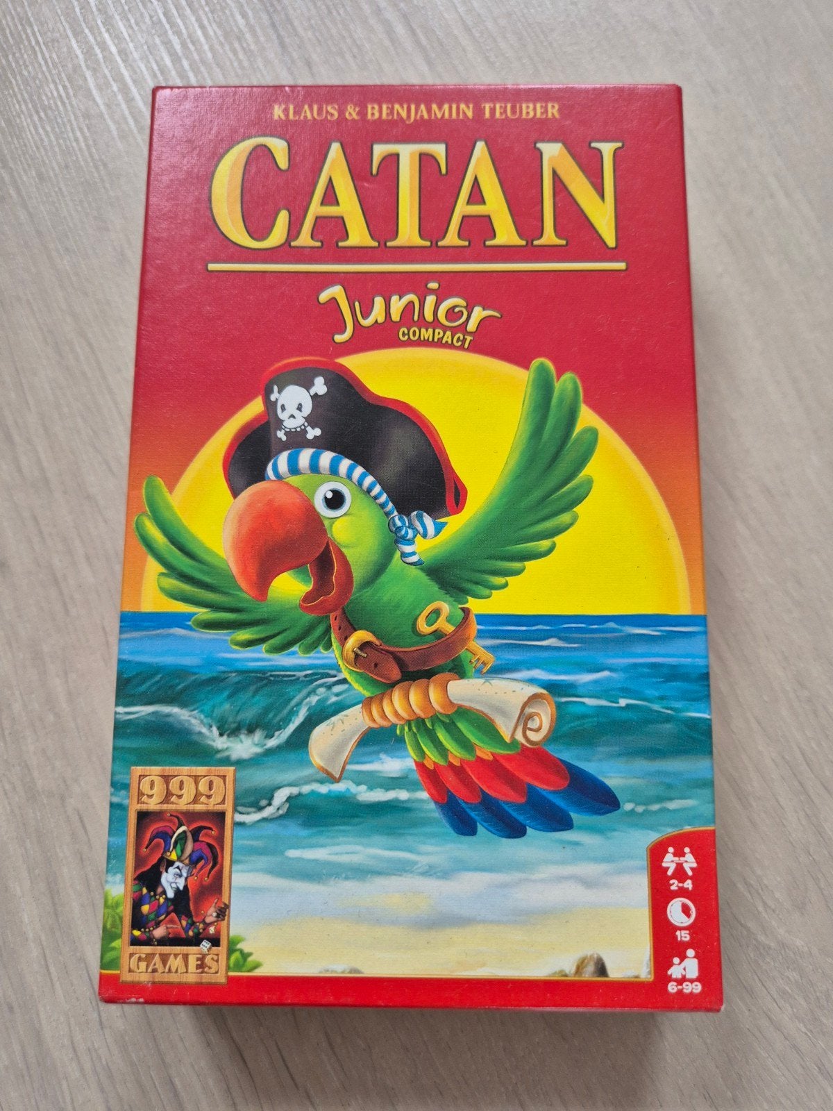 Catan Junior Compact - Zo goed als nieuw, Ophalen of Verzenden, Zo goed als nieuw, Een of twee spelers, 999 Games
