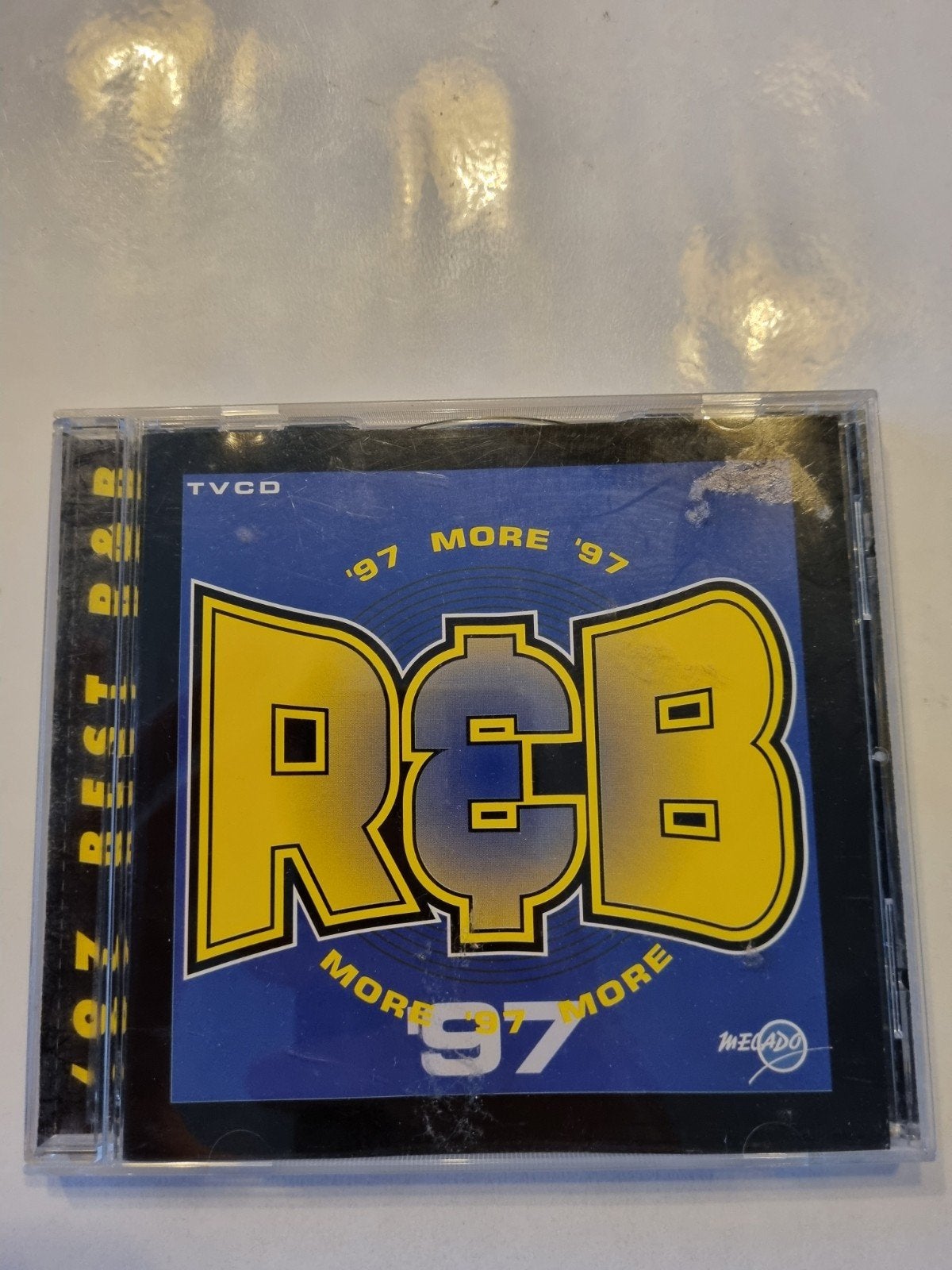 More R&B 97 - Verzamelcd

4 STUKS = 10% KORTING
10 STUKS = 1, Ophalen of Verzenden, Gebruikt