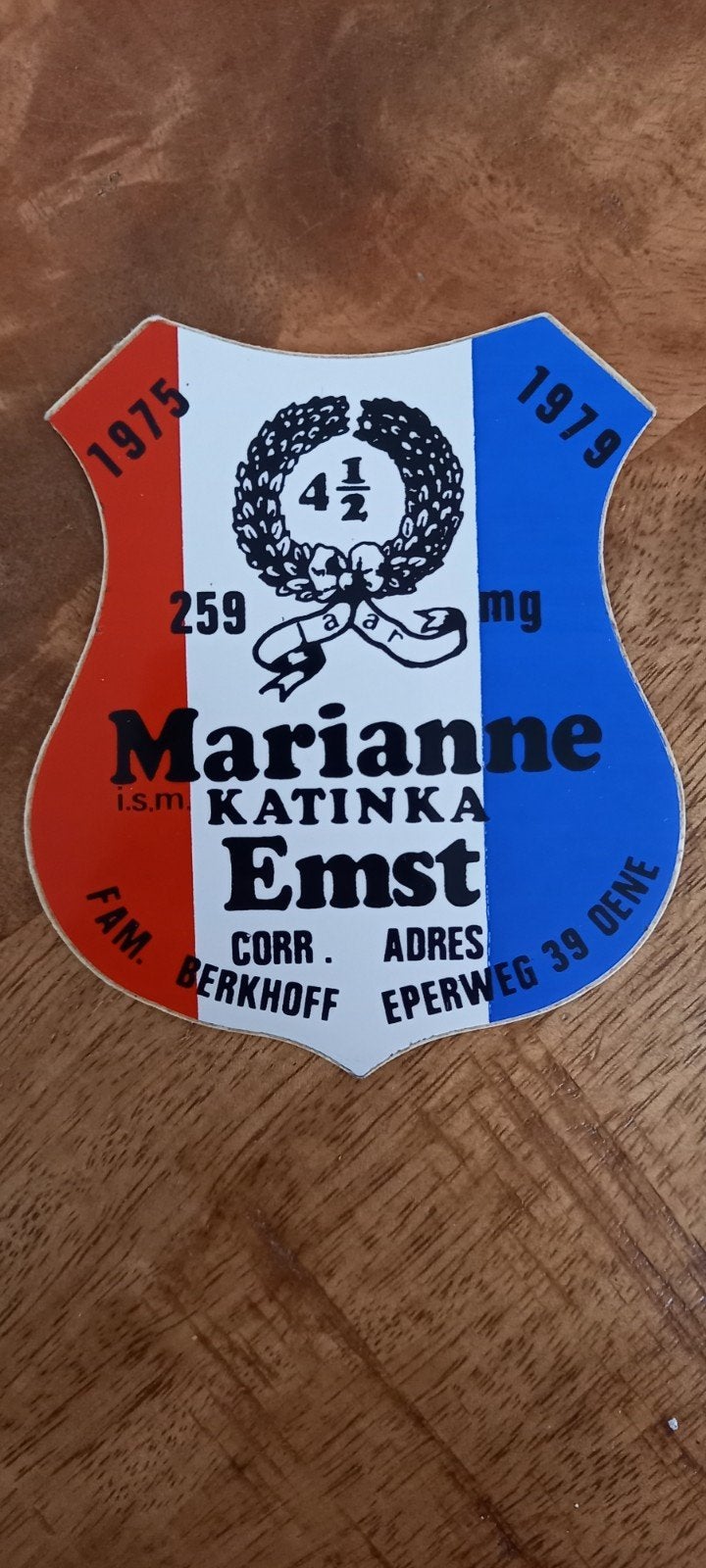 Geheime zender Marianne Emst oene Sticker 1979, Ophalen of Verzenden, Gebruikt
